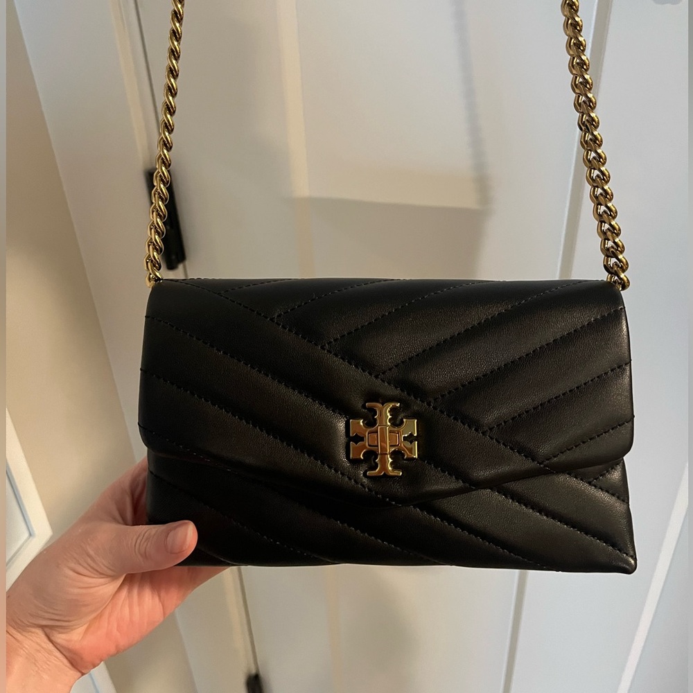 Tory Burch Kira Chevron Chain Wallet NWOT black leather.